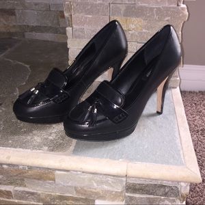 White House Black Market Black pumps
